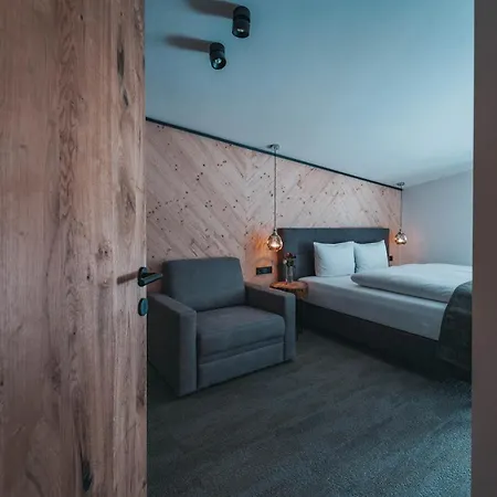 Apart-hotel Arlhome - Zuhause Am Arlberg *